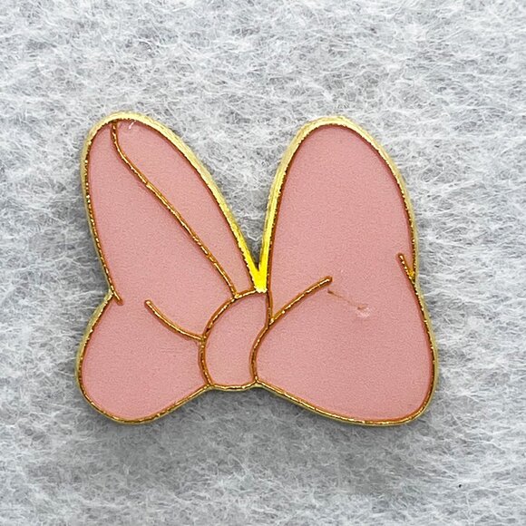 🔮‎ 5/$25 Disney Daisy Duck Bow Pin - Picture 1 of 2